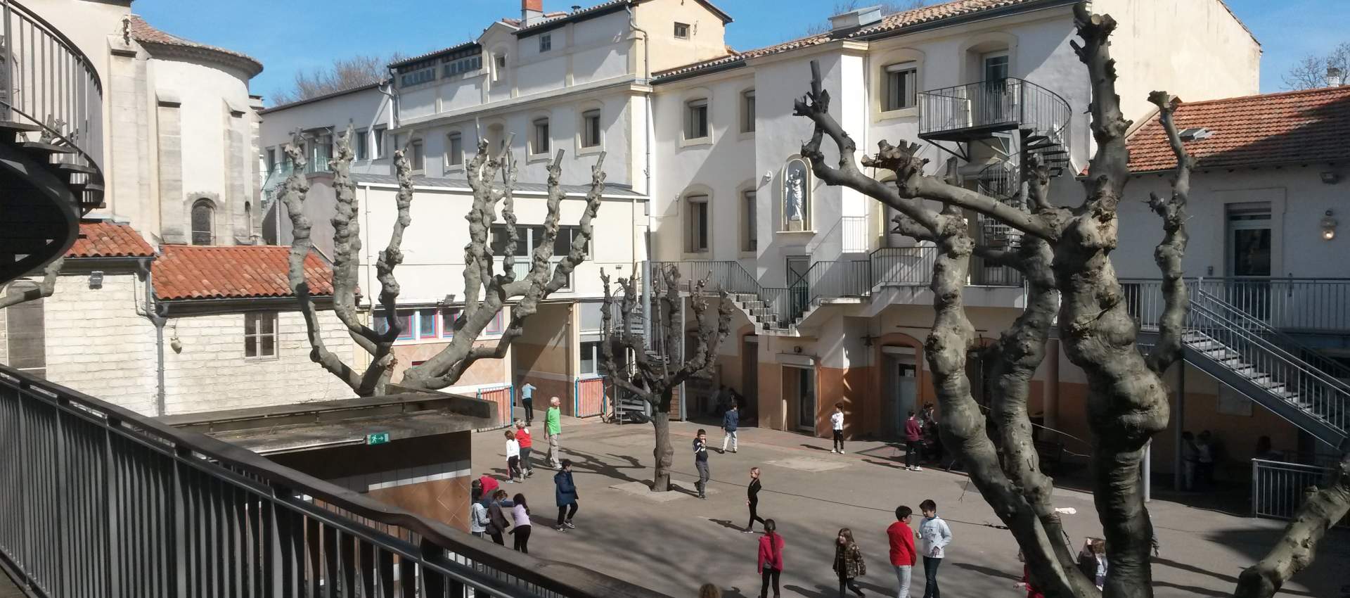 École SainteFamille SaintCharles et Collège la Providence Montpellier